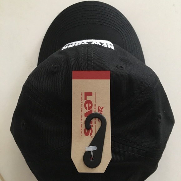black Levi's New York snap back baseball hat. Unisex - Picture 4 of 7